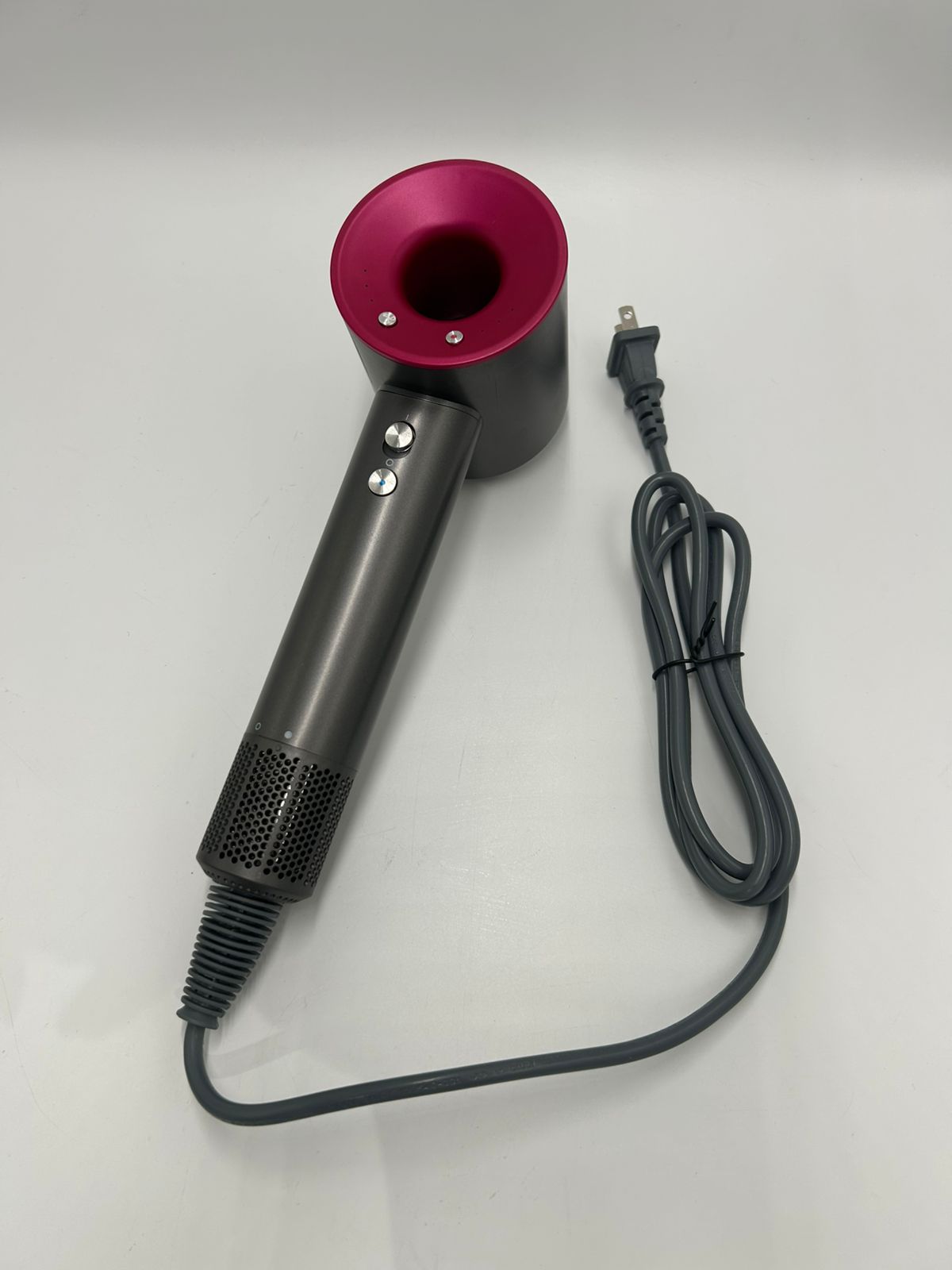 Crea un look de Caballo Perfecto con nuestra SECADOR DE PELO DE 5 CABEZAS.
