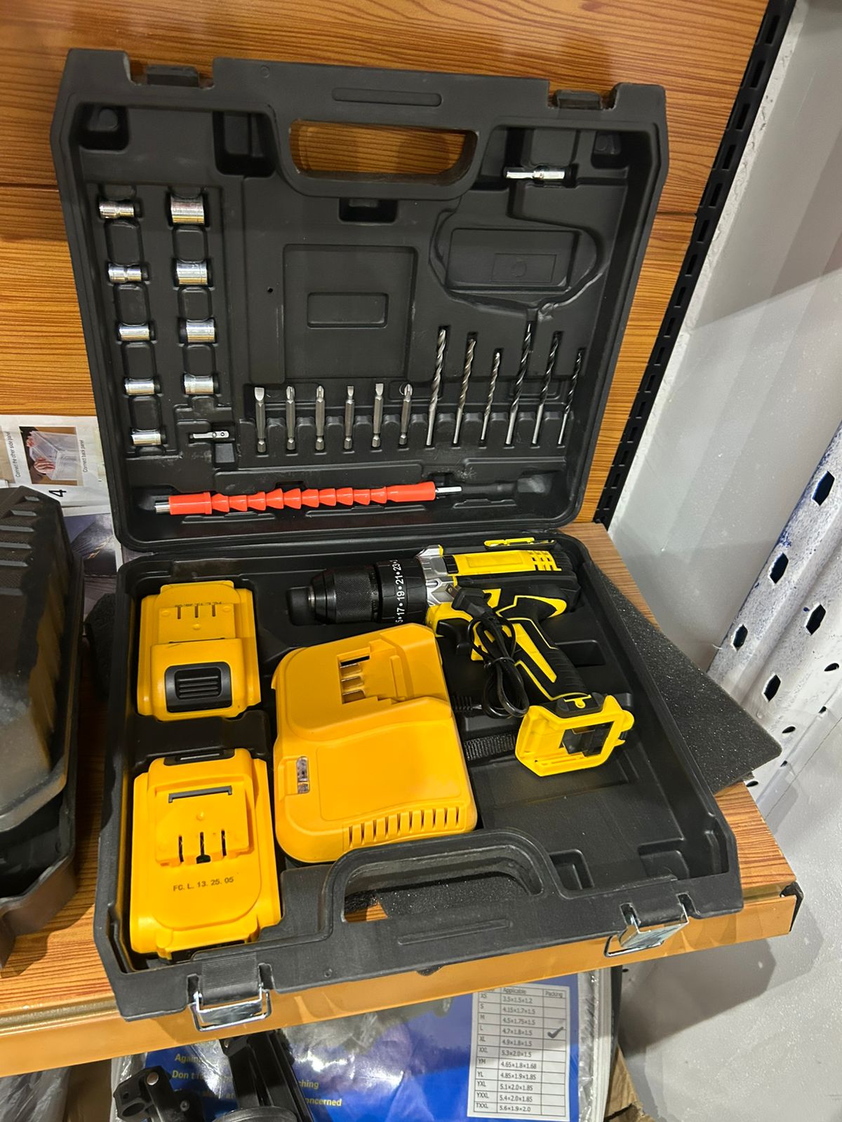 KIT DE TALADRO Y ATORNILLADOR INALAMBRICO DOTVIX 2 BATERIAS DE 128V: Potencia y comodidad en tus manos.✨💪✅